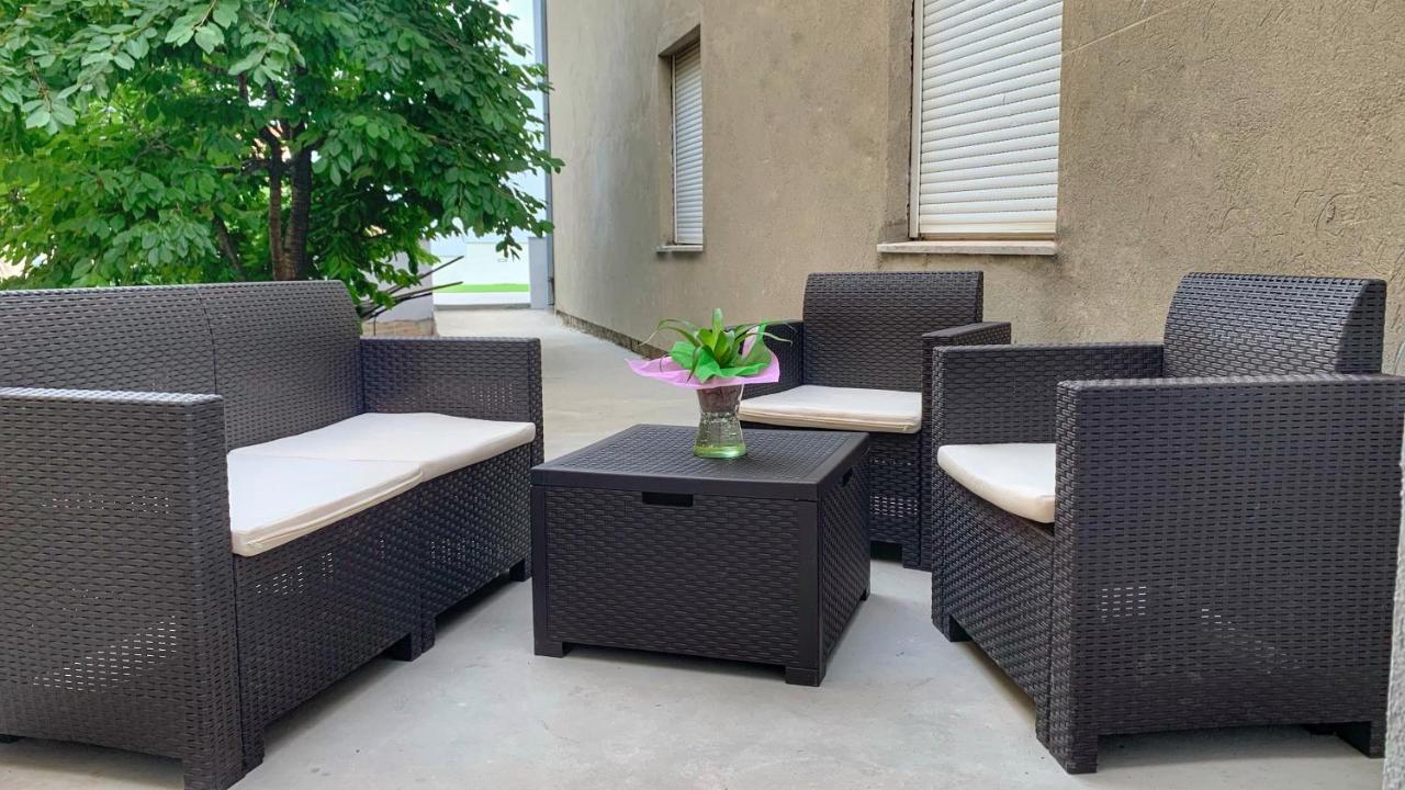 Apartment Lea Mataija โนวีวีโนดอลสกี ภายนอก รูปภาพ