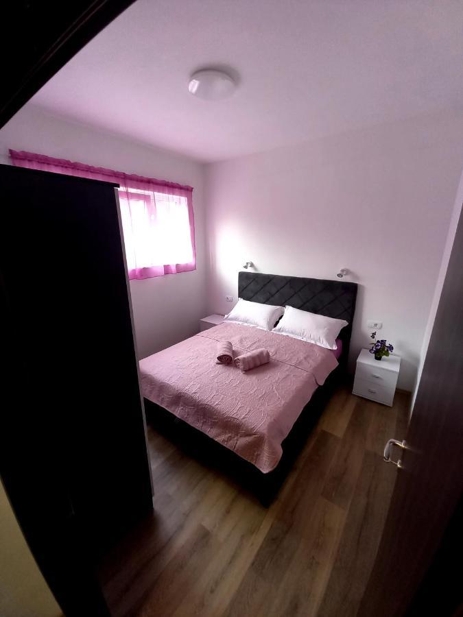 Apartment Lea Mataija โนวีวีโนดอลสกี ภายนอก รูปภาพ