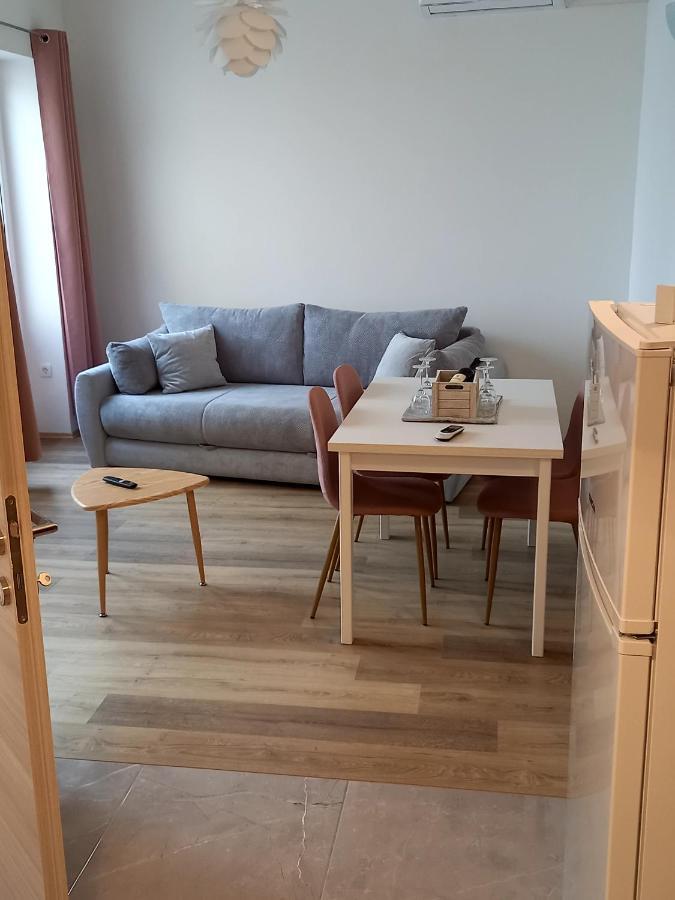 Apartment Lea Mataija โนวีวีโนดอลสกี ภายนอก รูปภาพ