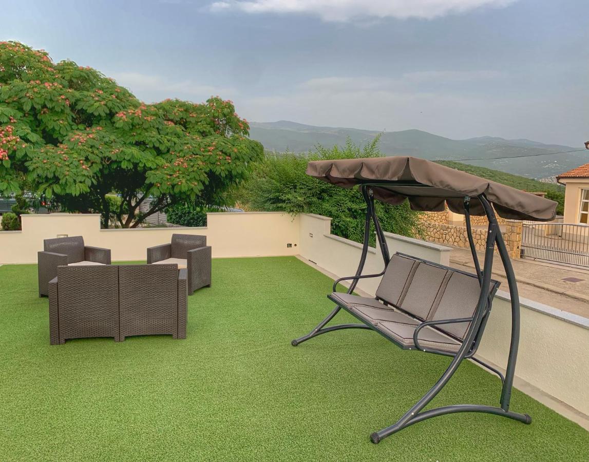 Apartment Lea Mataija โนวีวีโนดอลสกี ภายนอก รูปภาพ