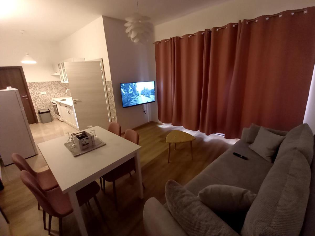 Apartment Lea Mataija โนวีวีโนดอลสกี ภายนอก รูปภาพ