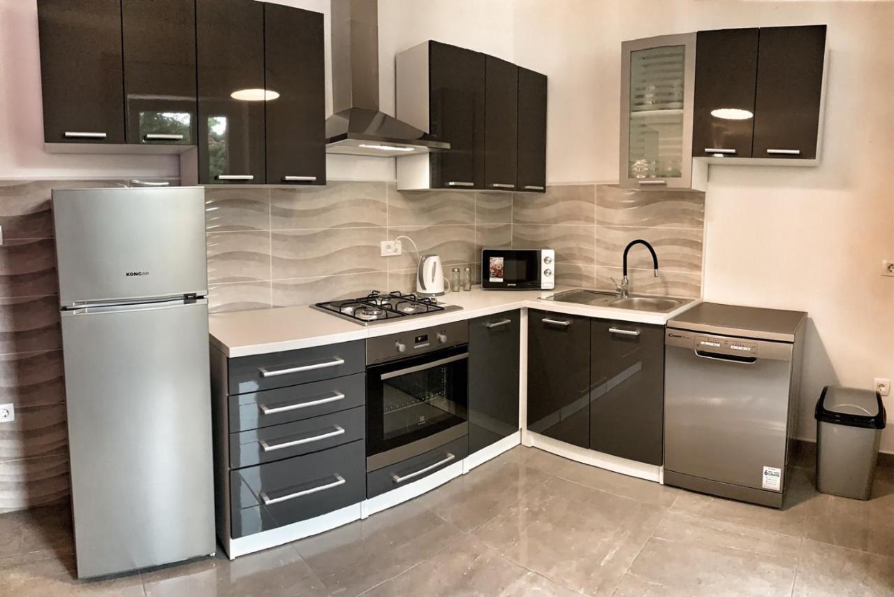 Apartment Lea Mataija โนวีวีโนดอลสกี ภายนอก รูปภาพ