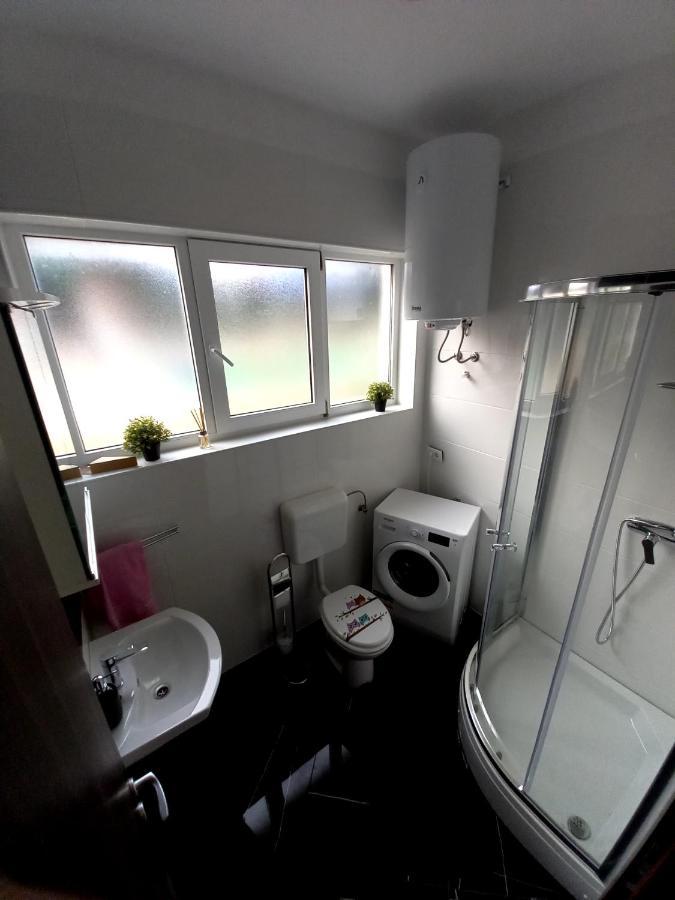 Apartment Lea Mataija โนวีวีโนดอลสกี ภายนอก รูปภาพ