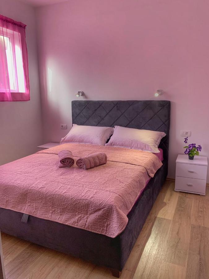 Apartment Lea Mataija โนวีวีโนดอลสกี ภายนอก รูปภาพ
