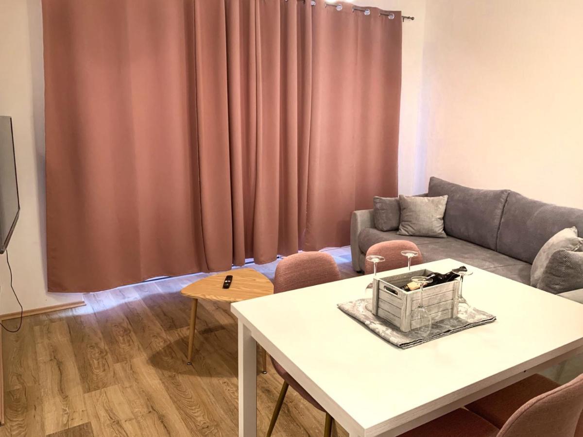 Apartment Lea Mataija โนวีวีโนดอลสกี ภายนอก รูปภาพ