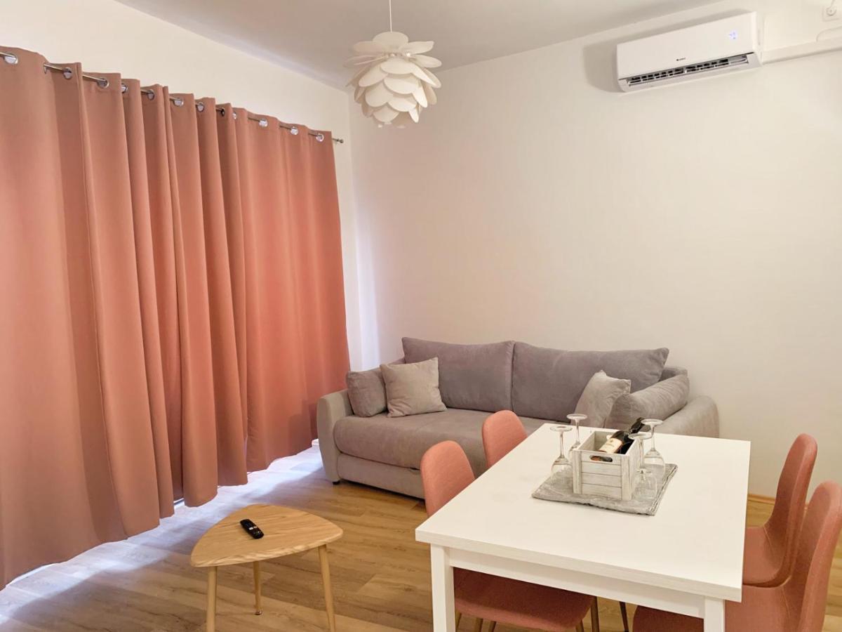 Apartment Lea Mataija โนวีวีโนดอลสกี ภายนอก รูปภาพ