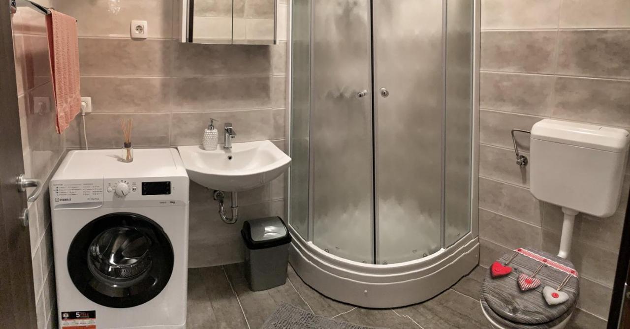 Apartment Lea Mataija โนวีวีโนดอลสกี ภายนอก รูปภาพ